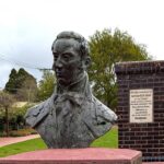 hahnstatues2head
